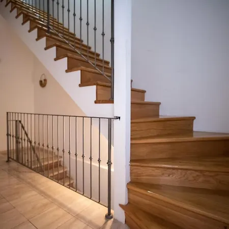 Ivo Apartment *